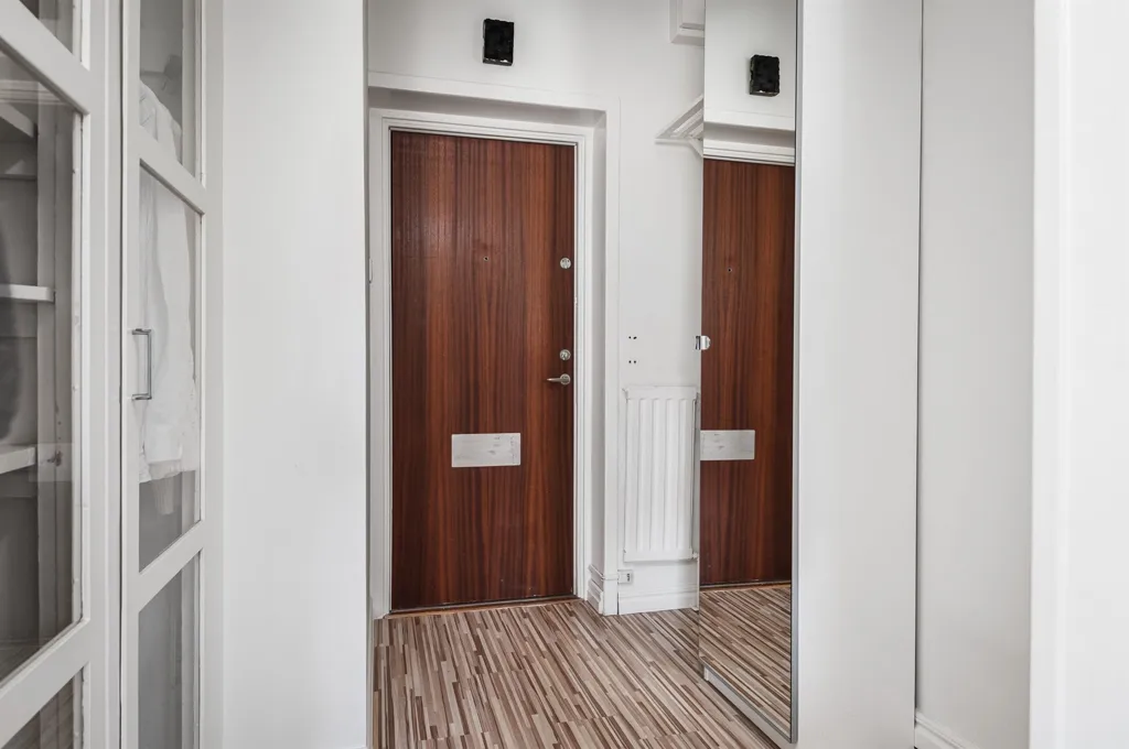 Hallway - Bright Studio Flat with South-Facing Windows in Haga