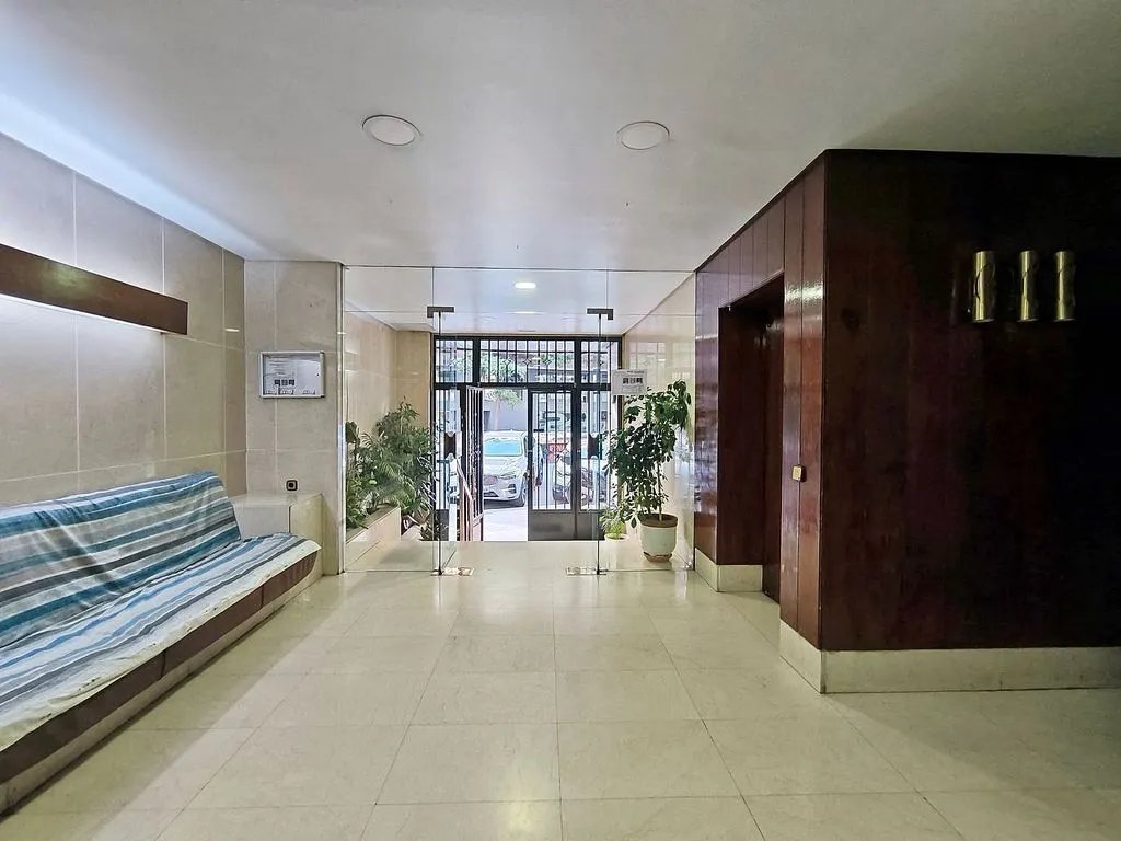 Hallway - Modernised Flat with East View in Chamartín