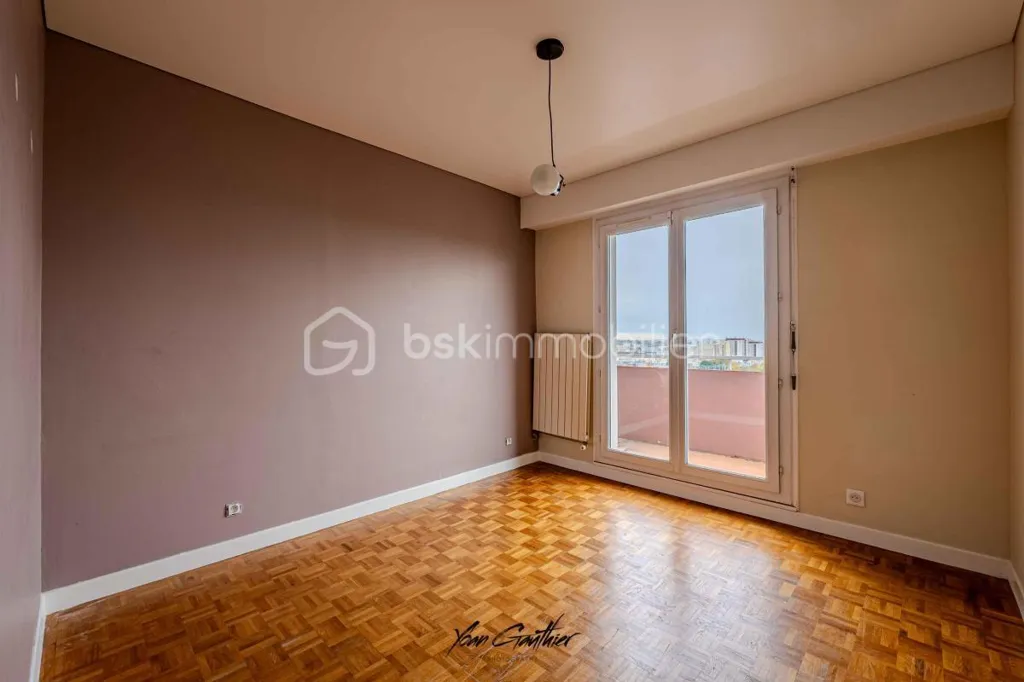 Chambres - Appartement T4 Plein Sud au Dernier Étage à Paris
