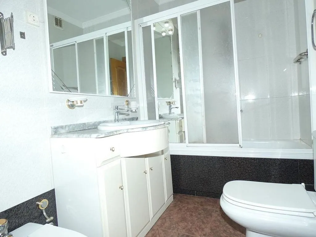 Salles de bain - Apartment with Balcony in Arteagabeitia