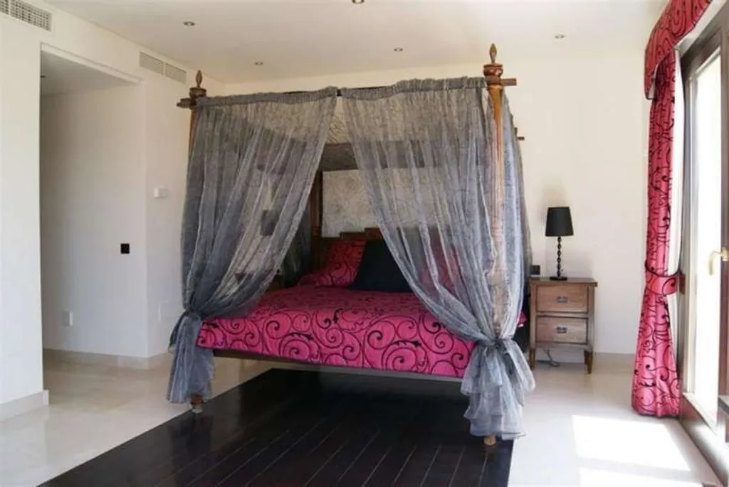 Magamistoad - South-Facing Villa with Infinity Pool in Marbella