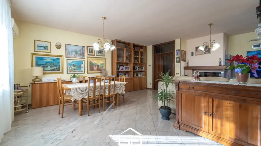 Söögituba - High-Efficiency Villa with Garden in Malo
