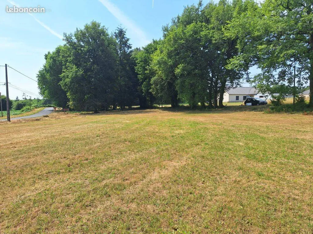 Aed - Non-Viabilised Plot in Saisseval