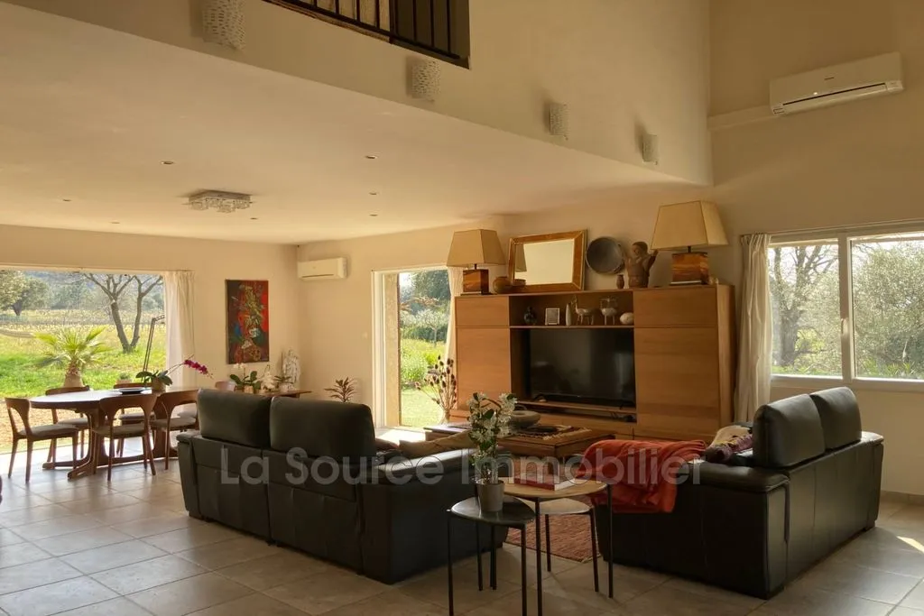 Séjour - Villa de Luxe avec Vue Panoramique à La Garde-Freinet