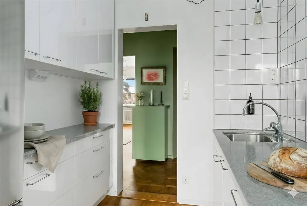 Cuisine - 2-Bedroom Apartment with Two Balconies in Bromma