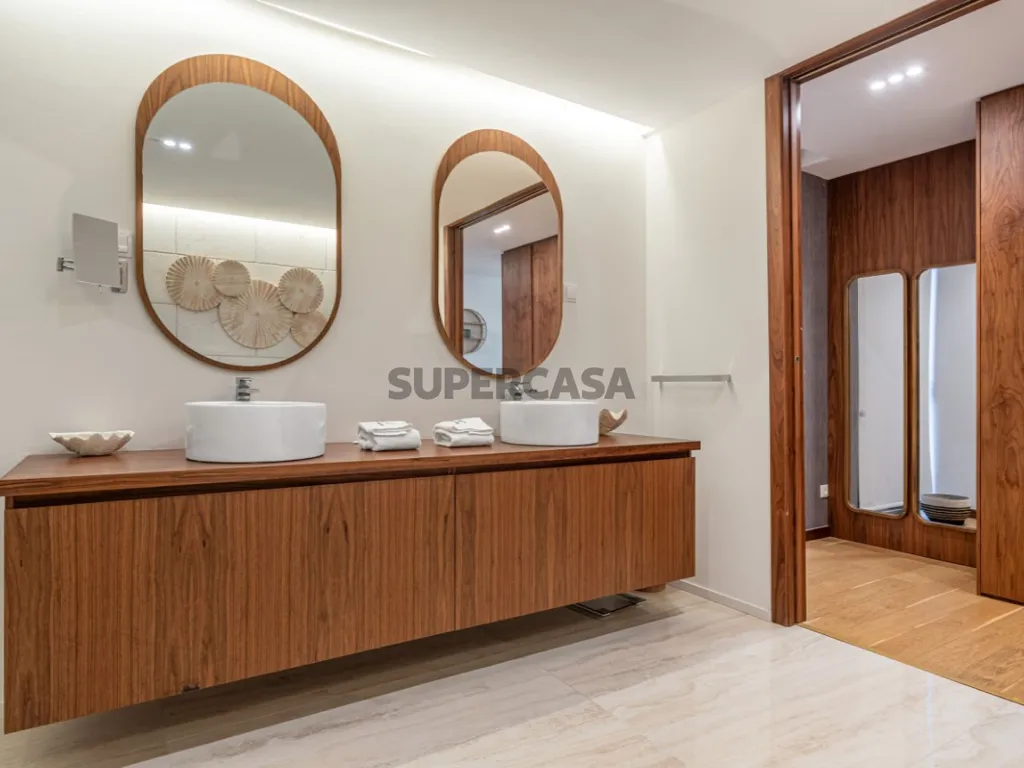 Bathrooms - Modern Villa with Sea View in Troia Resort