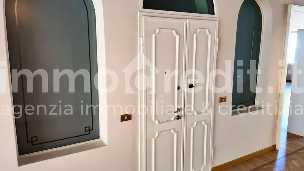 hallway_entrance