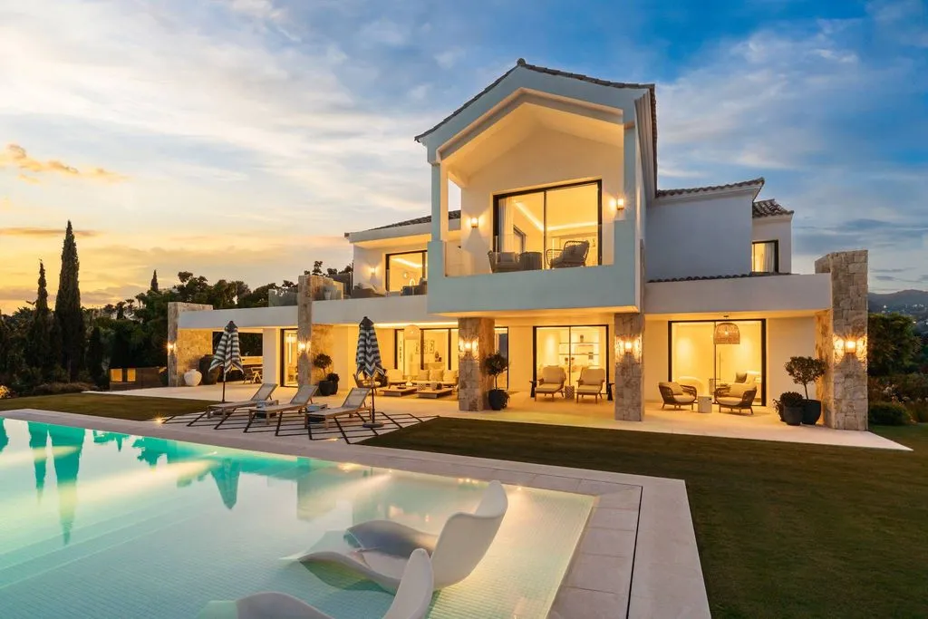 Piscine - Luxury Villa with Panoramic Views in El Herrojo