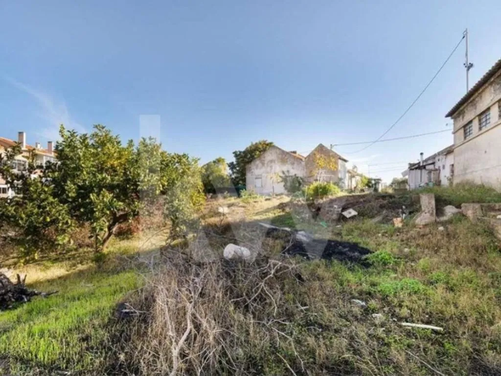 Aed - Urban Land with Development Potential in Seixal