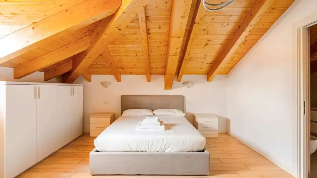 Chambres - Mansard Apartment with Lake View in Menaggio