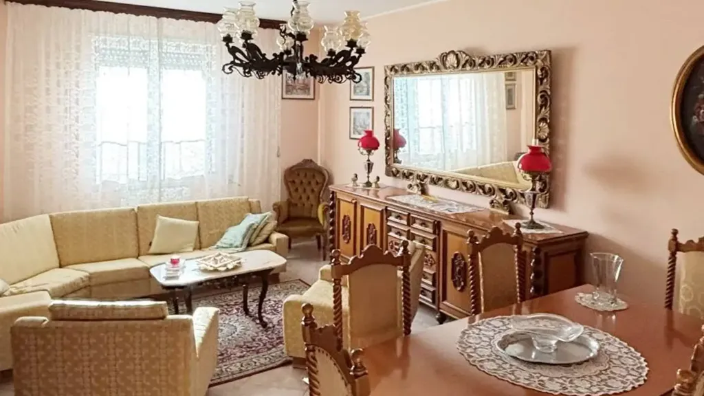 Séjour - Apartment with Balcony in Canosa Di Puglia