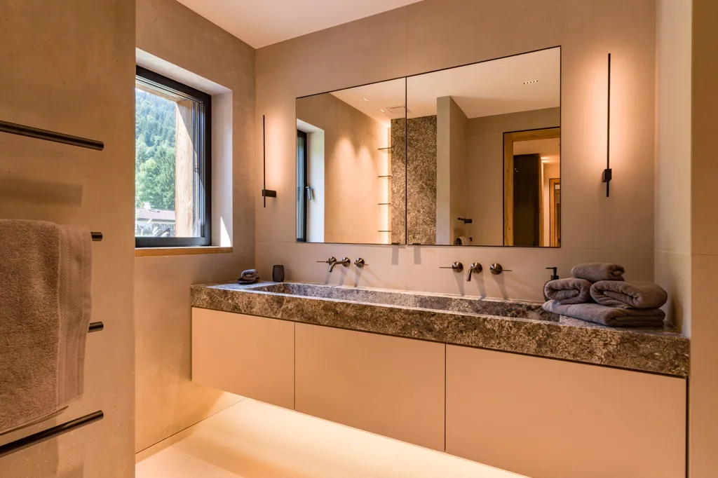 Salles de bain - Luxury Chalet with Indoor/Outdoor Pools in Reith