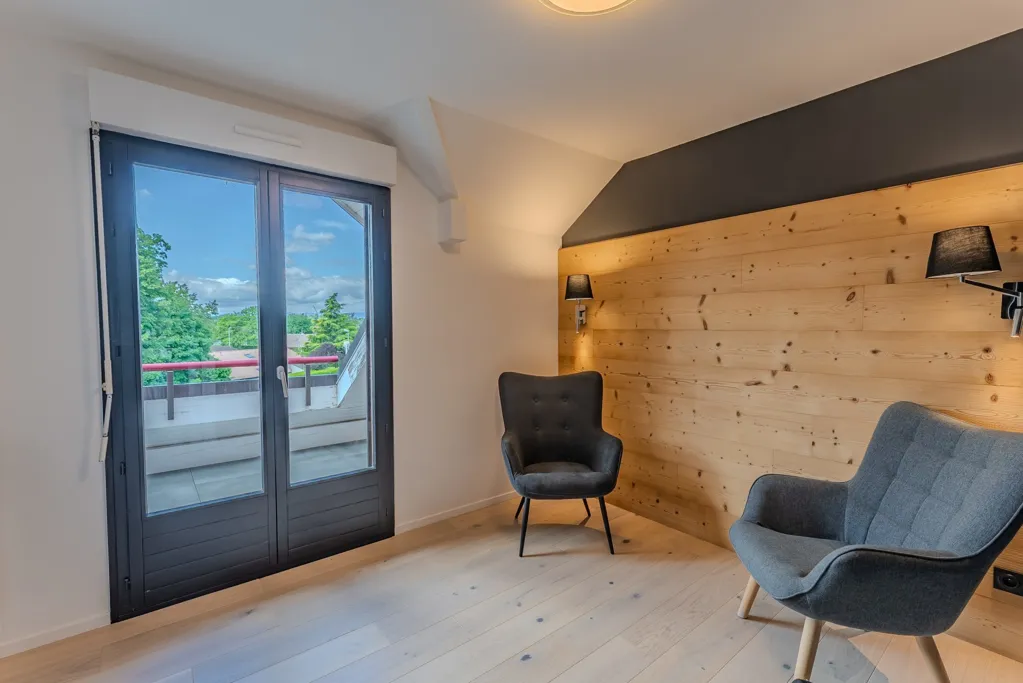 Magamistoad - Luxury Lakefront Apartment in Publier