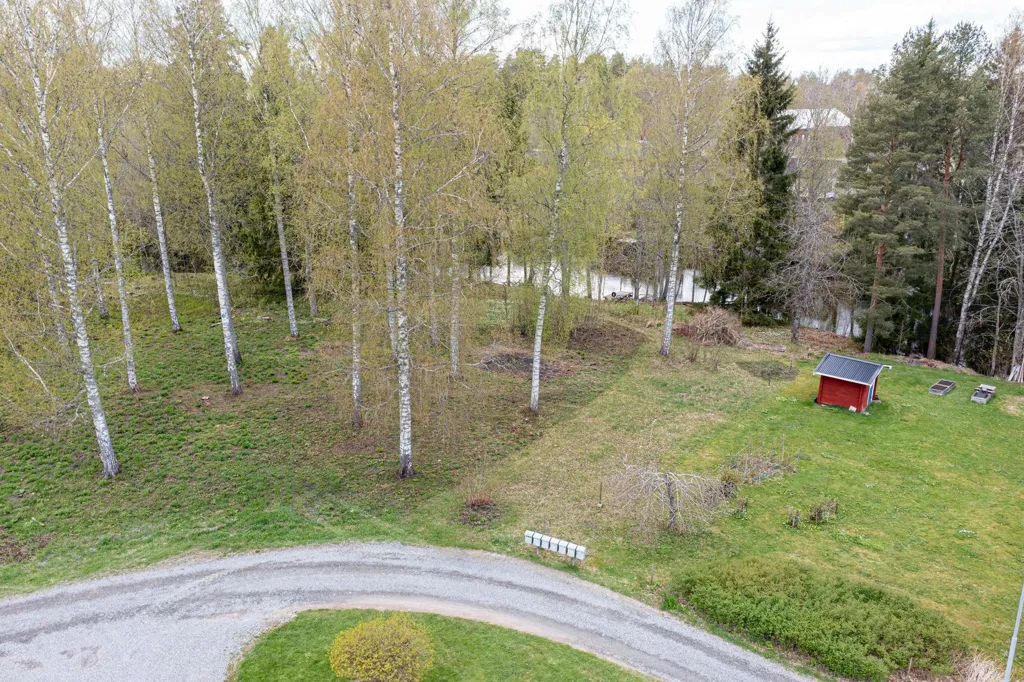 Õhuvaade - Buildable Plot with Riverfront in Skinnskatteberg