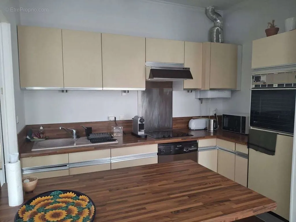 Cuisine - Appartement Lumineux avec Cour Intérieure au Centre Historique de Montpellier