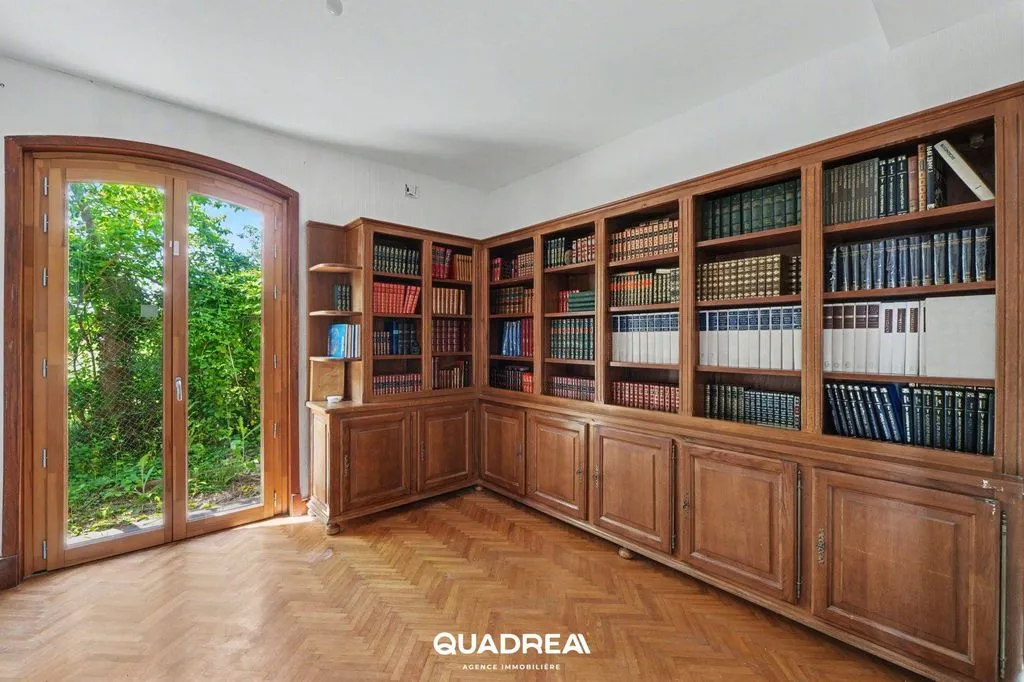 Office - Spacious House with Pool in Gratentour