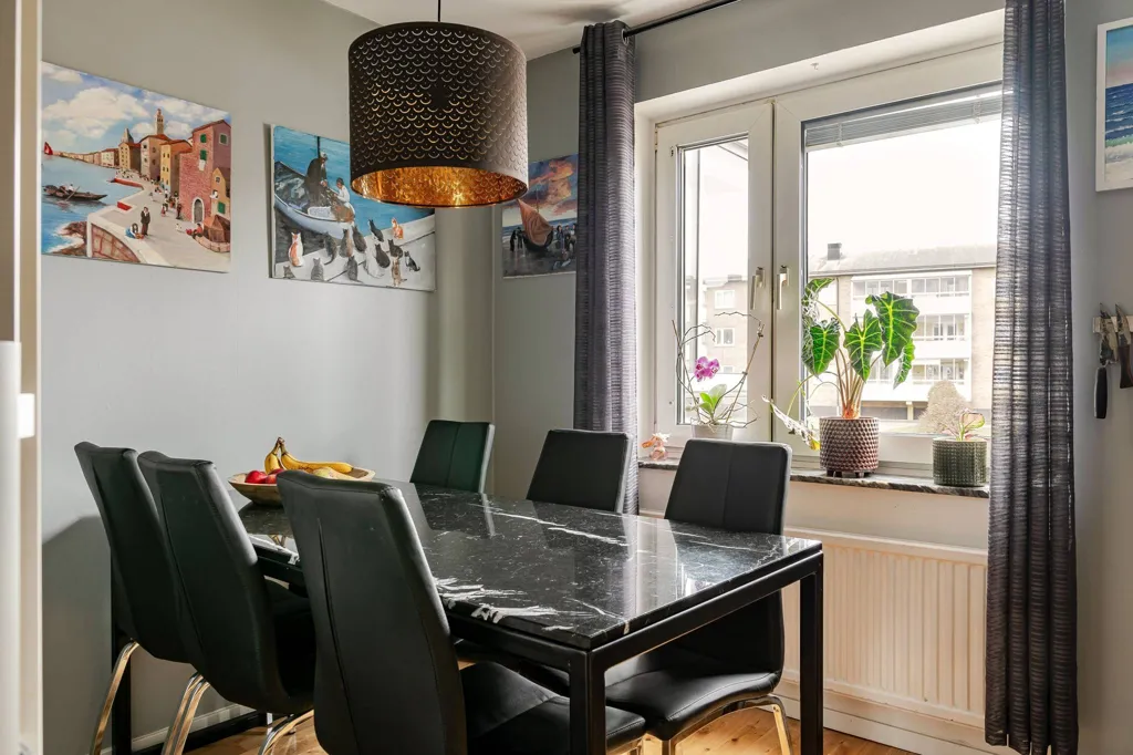 Salle à manger - Renovated Two-Bedroom with Glazed Balcony in Simrishamn