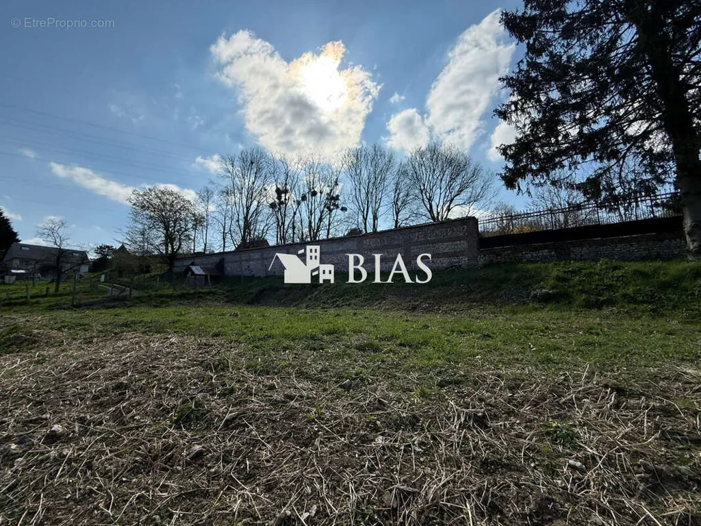 Aed - Constructible Plot with Utilities in Quevillon