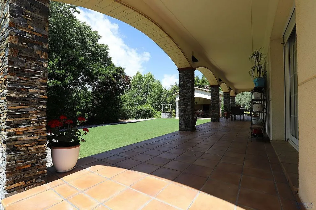 Terrasse - Villa with Pool and Buildable Plot in Caldes de Malavella