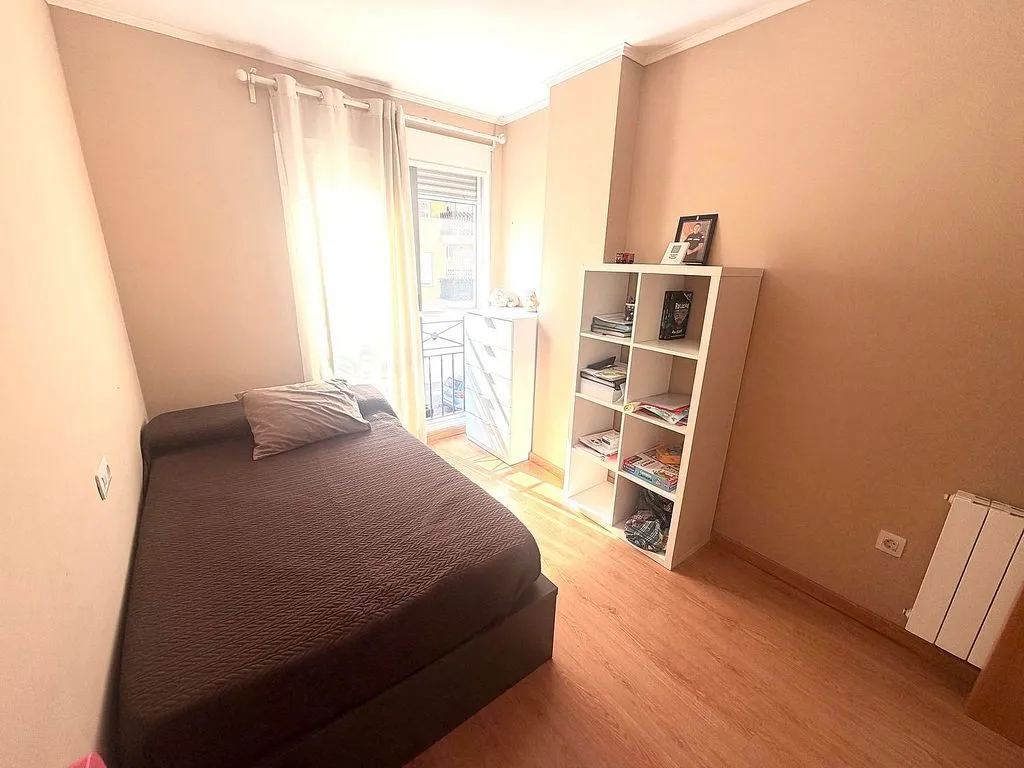 Chambres - Apartment with Balcony in Llombai Area