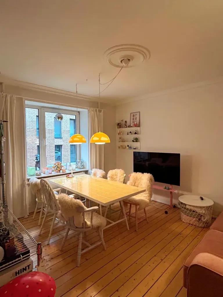 Dining Room - 2-Bedroom Apartment with High Ceilings in Aalborg