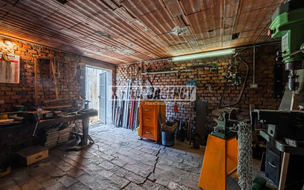 Garaaž - Detached House with Garage in Prignano sulla Secchia