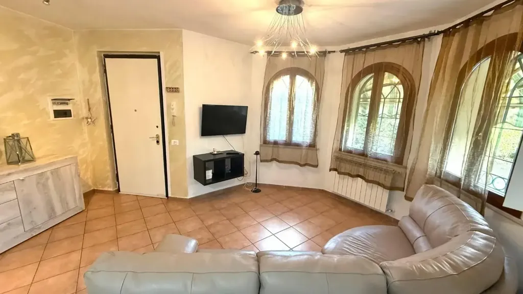 Séjour - Ground Floor Apartment with Private Garden in Luni