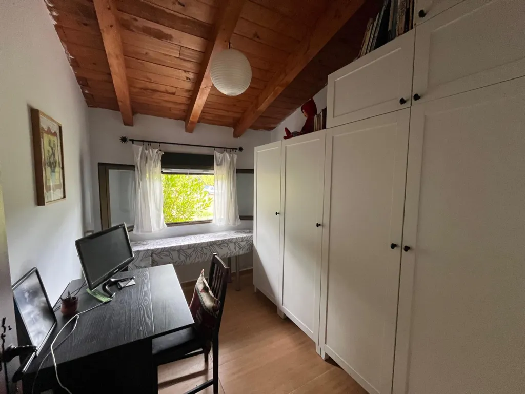 Bureau - Self-Sufficient Stone House in Jerte Valley