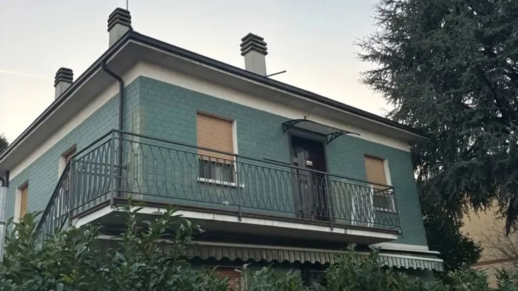 Exterior - Trilocale with Private Garage in Sassuolo