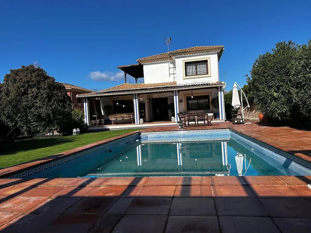 Piscine - Chalet with Pool and Terrace in Alcolea