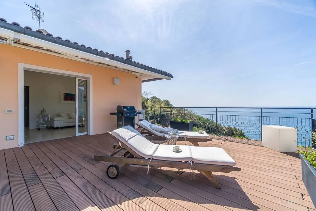 Terrass - Luxury Flat with Seafront Terrace in Moneglia
