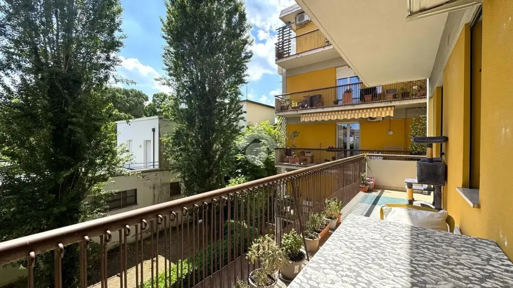 Rõdu - Bright Apartment with Terrace in Forlì