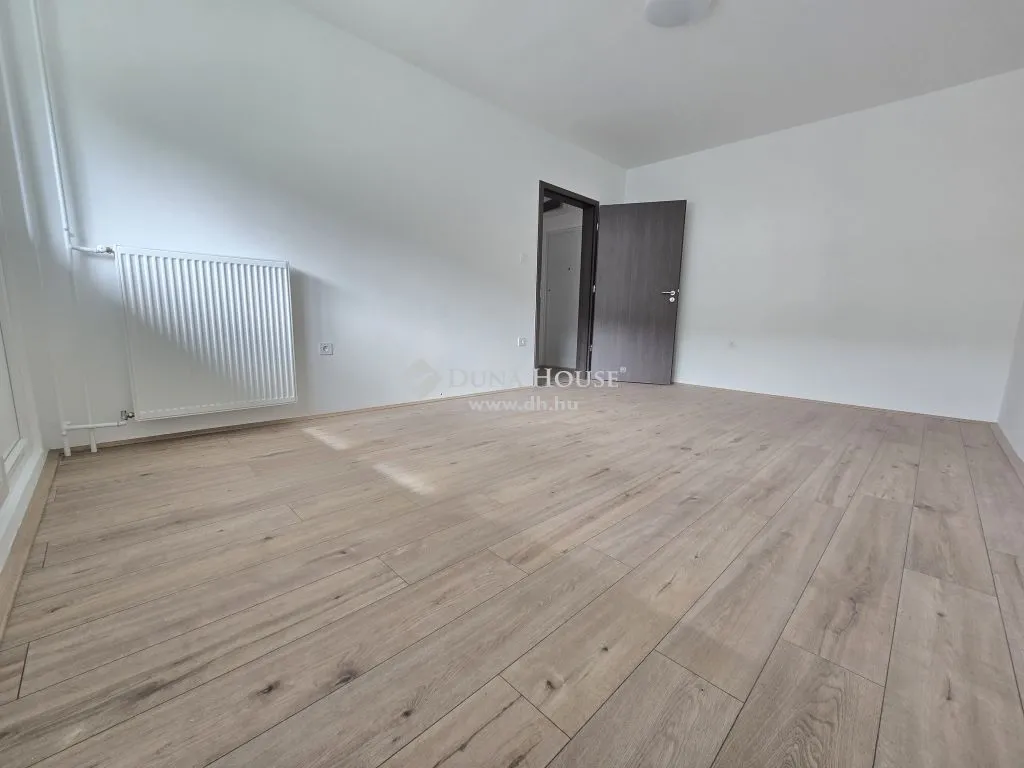 Stanze - Modernised Apartment with Balcony in Kertváros, Pécs
