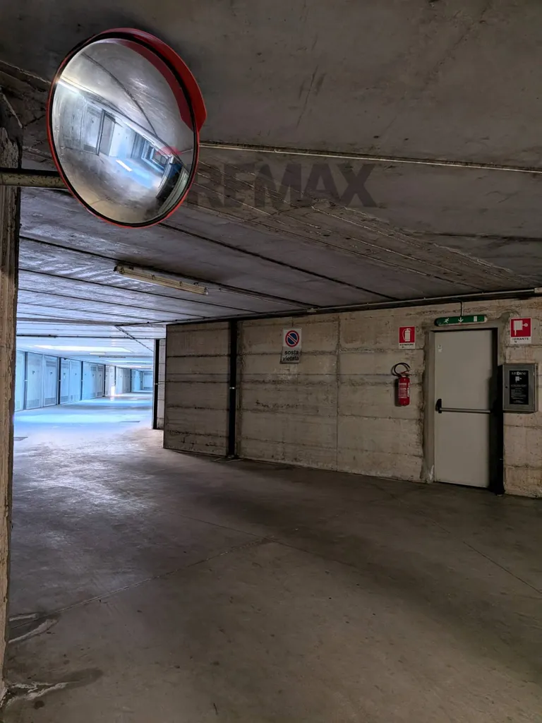 Garaaž - Garage Pair in Strategic Location, Gorgonzola