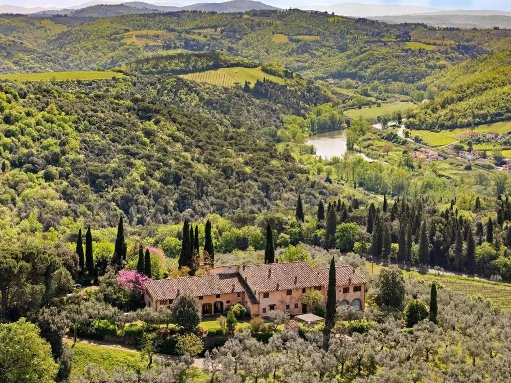 Õhuvaade - 17th-Century Villa with Olive Grove in Carmignano