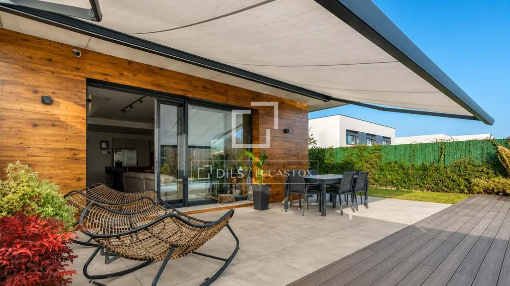 Terrasse - Semi-Detached Villa with Pool in Miramon, Donostia