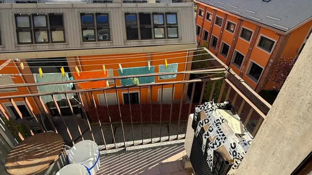 Balcon - 3-Room Apartment with Balcony in Milan