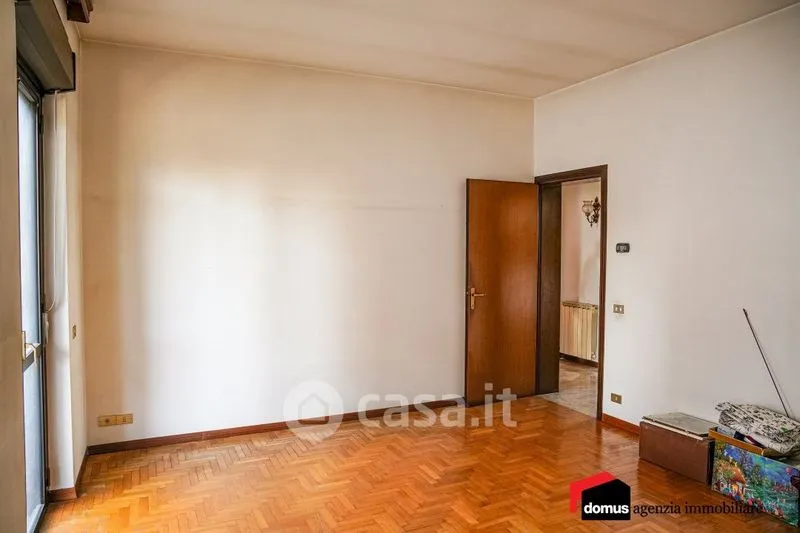 Pièces - Semi-detached Villa with Garden in Thiene Centre