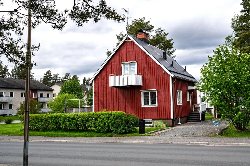 Esterno - Classic Red Brick Villa with Garden in Jörn
