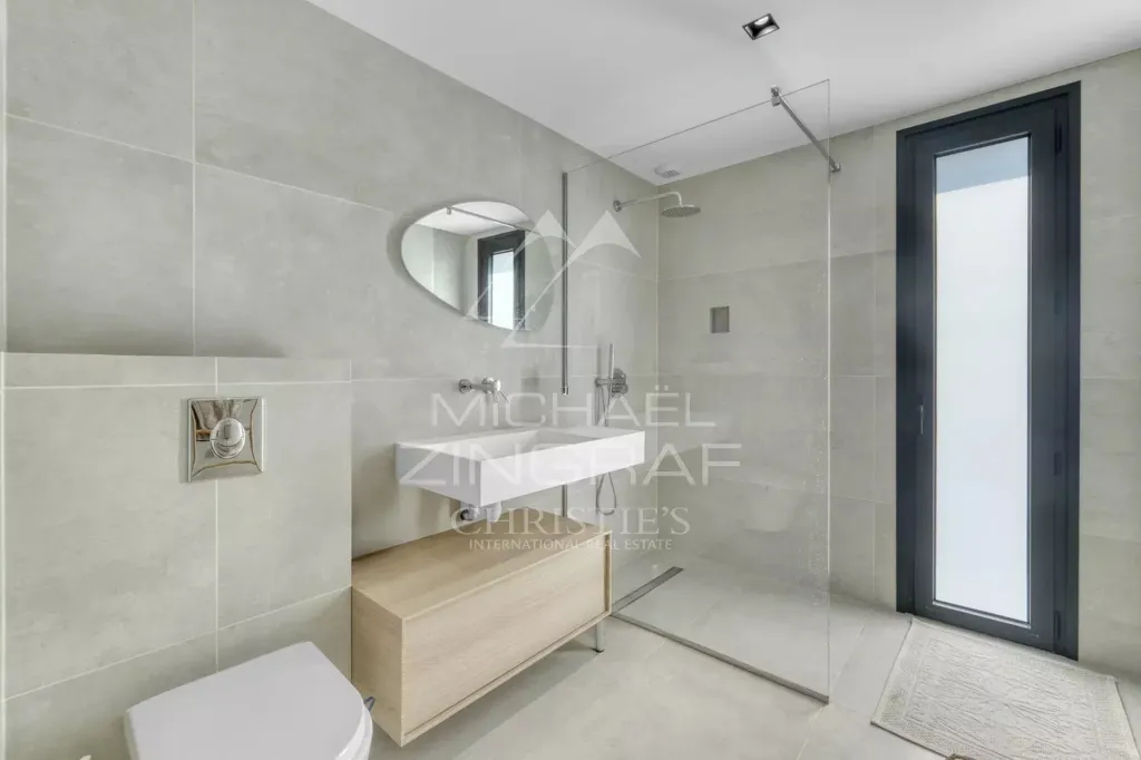 Vannitoad - Contemporary Villa with Pool near Valbonne