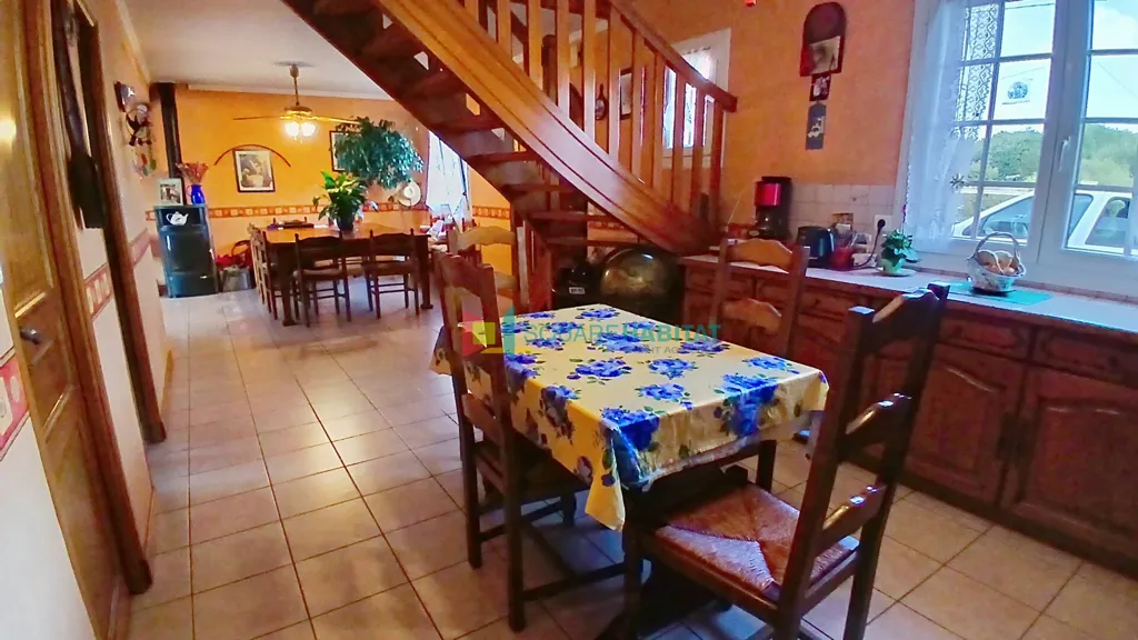 Söögituba - House with Large Garden in Saint Clet