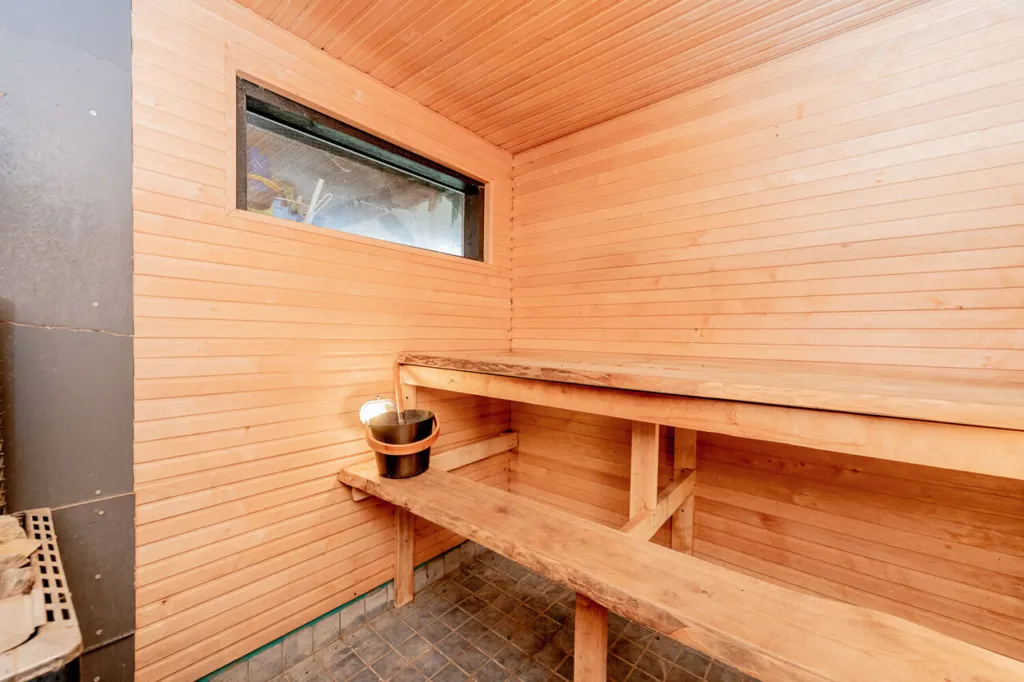Rooms - Renovated Cottage with Sauna in Soeva