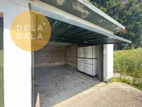 Garaaž - Chalet with Extensive Land in Getxo