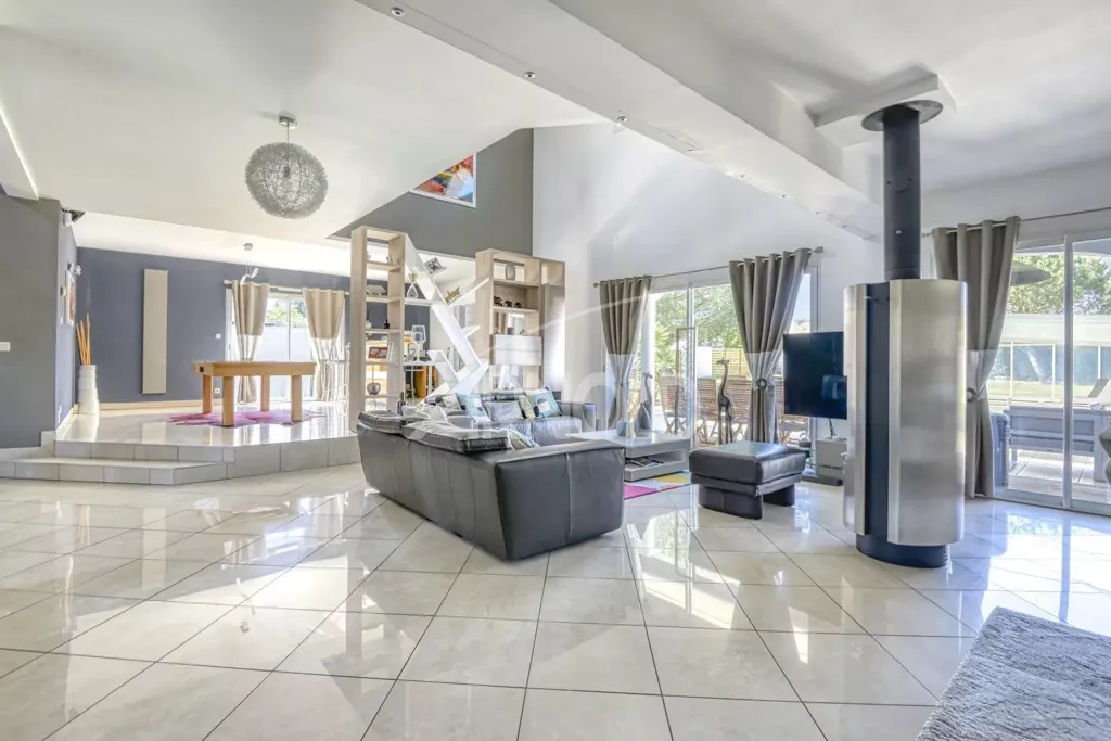 Séjour - Maison Contemporaine avec Piscine près de Nantes