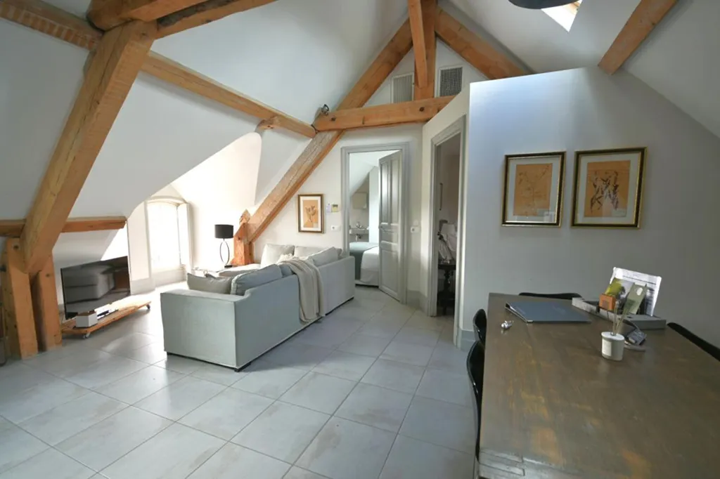 Toad - Château Apartment with Vineyard Views in Quarante