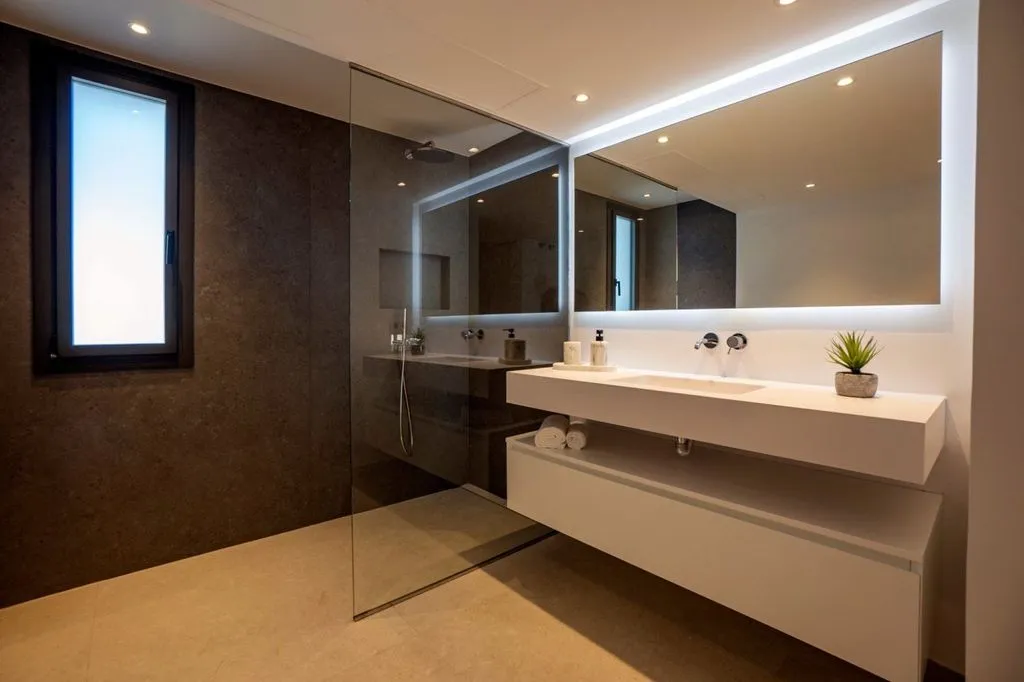 Salles de bain - Luxury Villa with Mountain Views in Marbella