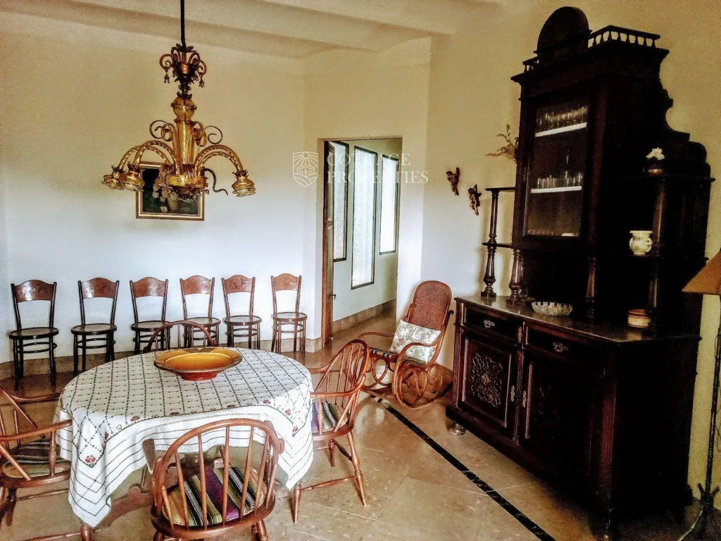 Salle à manger - Masia with Modernist House in Avinyó