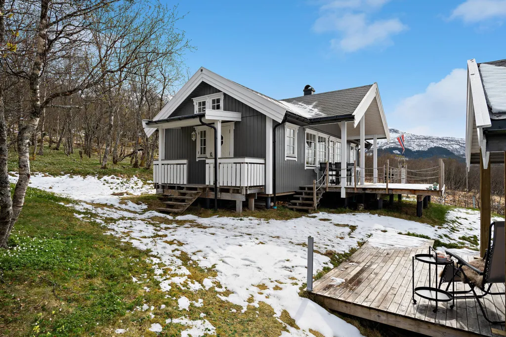 Esterno - Scenic Cabin with Pool in Nesnastrand