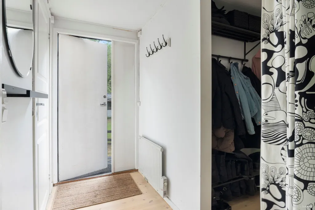 Rooms - Villa with Garden in Hemmestorp