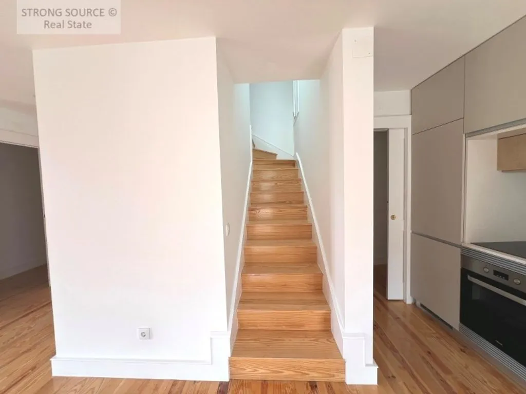 Toad - Luxury Apartments with River View in Graca, Lisbon